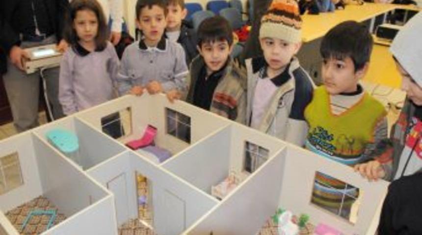 Yalova'da Enkaz Altında Kalan Pamuk Prenses'i Yedi C&uuml;celer Kurtarıyor