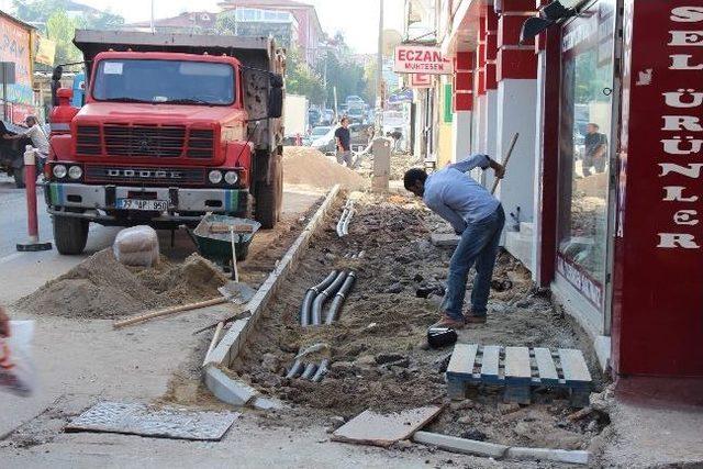 Yalova Belediyesi'nden Bir Ayda 45 Bin Metrekare Yol