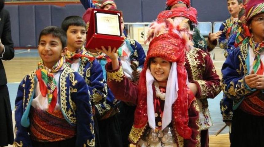 B&uuml;y&uuml;kşehir Belediyespor Kul&uuml;b&uuml; Halk Oyunları Ekibi Konya Birincisi Oldu