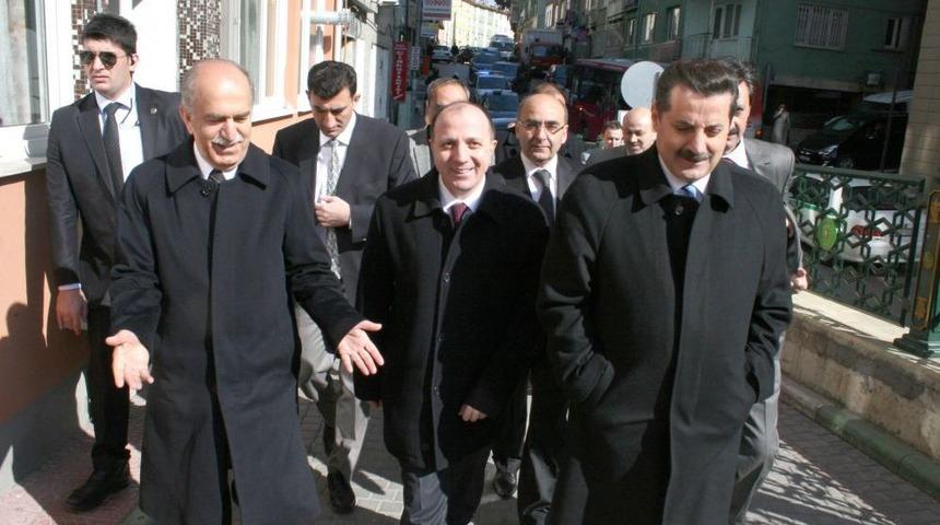 Bakan &Ccedil;elik: C&uuml;neyt &Ccedil;akır G&uuml;zel Ma&ccedil; Y&ouml;netti, İngilizler Fevri Davranıyor