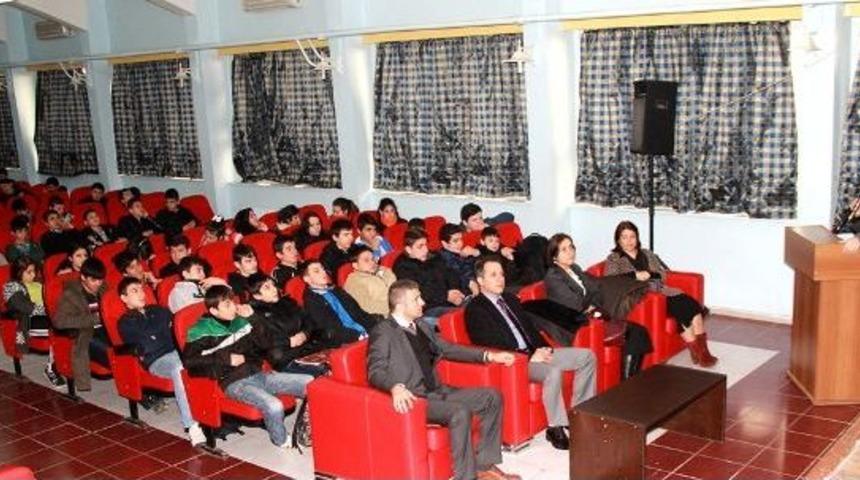 Dr. Ayhan Ak, Uyuşturucu Ve Alkol&uuml;n Zararlarını Anlattı