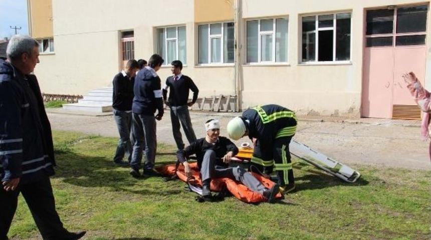&Ouml;ğrenciler Yangın Ve Deprem Tatbikatı Yaptı