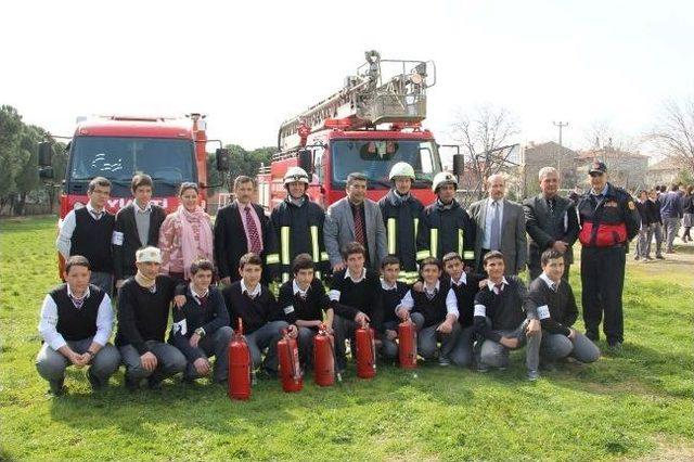 Öğrenciler Yangın Ve Deprem Tatbikatı Yaptı