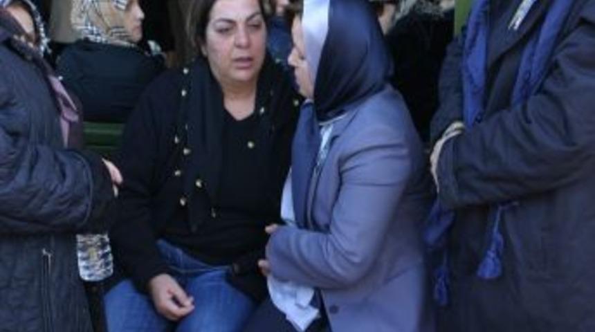 Arazi Kavgasında &Ouml;len Baba Ve Oğlu Toprağa Verildi