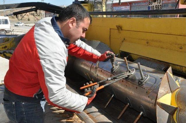 Yerköylü Biçerdöver Sahipleri, Hasat Sezonu İçin Hazırlıklara Başladı