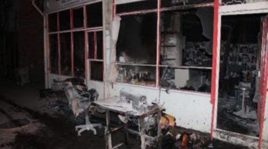 Ak Parti'li Y&ouml;neticinin İş Yeri Kundaklandı İddiası