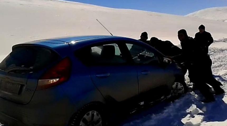 Kars&rsquo;ta Eğitim Denetmenleri Yolda Mahsur Kaldı