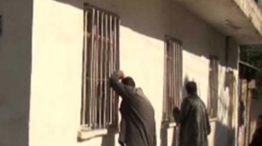 Polise atmak istediği bomba elinde patladı