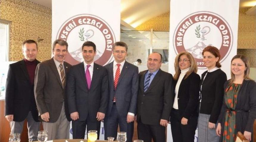 Eczacı Odası Yönetimi Basınla Buluştu