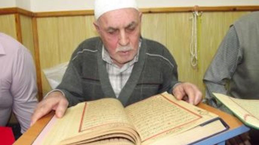 78 Yaşında Kur'an Okumayı &Ouml;ğrendi.