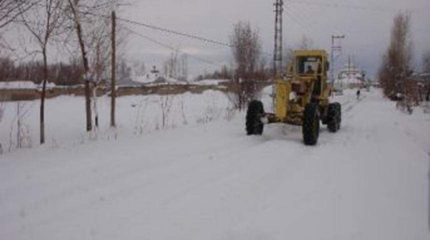 Van'da Karla M&uuml;cadele &Ccedil;alışmaları