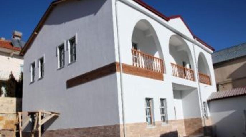 &Acirc;şık Veysel M&uuml;zesinin Ek Binasının Teşhir Ve Tamiri Yapılıyor