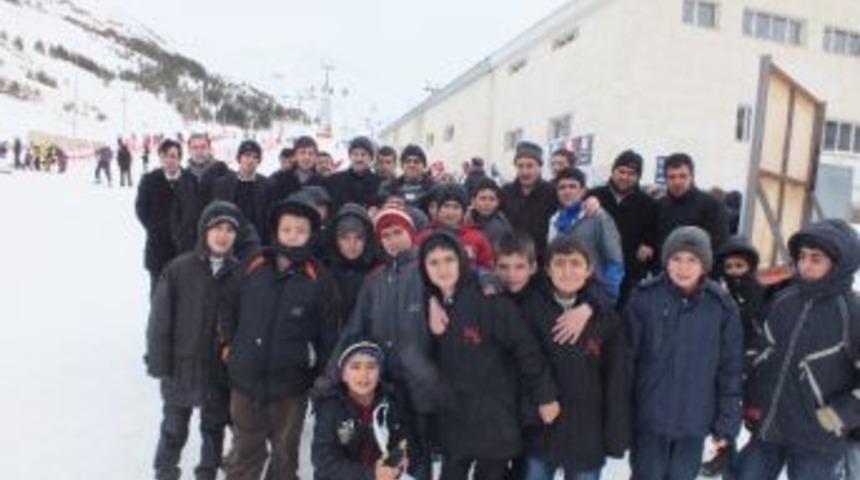 Kuran Kursu &Ouml;ğrencilerine Erzurum Gezisi