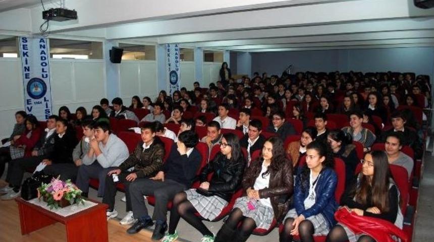 G&uuml;nd&uuml;z Aydın'dan Lise &Ouml;ğrencilerine Konferans