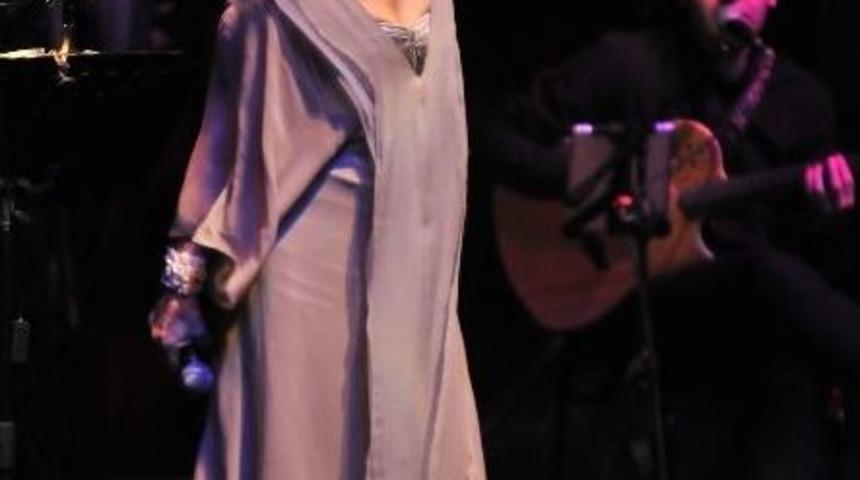 Leman Sam Mersinli Hayranlarıyla Buluştu