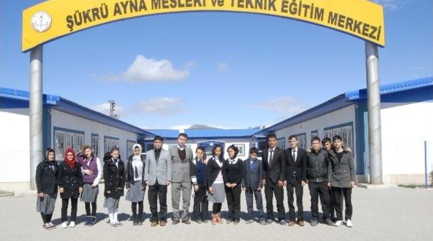 Dicleli &Ouml;ğrenciler Avrupa&rsquo;dan D&ouml;nd&uuml;