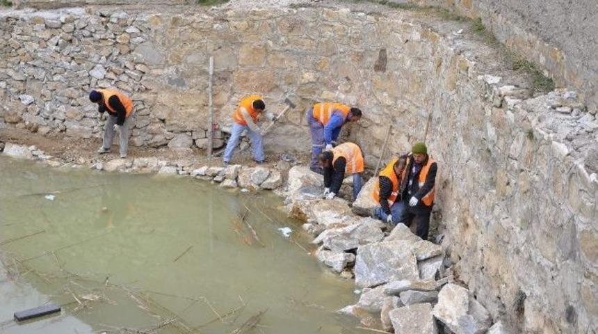 &Ouml;kse G&ouml;l&uuml; Etrafı &Ccedil;evre D&uuml;zenlemesi Yapılıyor