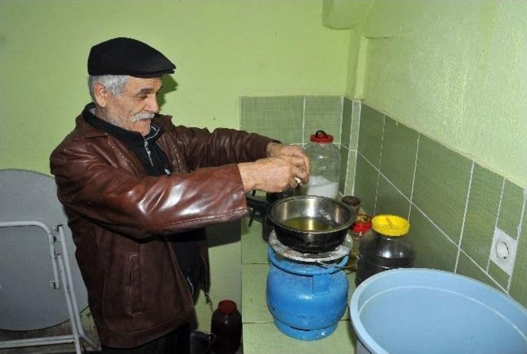 5 Yıldır Fel&ccedil;li Olan Kadın Eşinin Sayesinde Hayata Tutunuyor