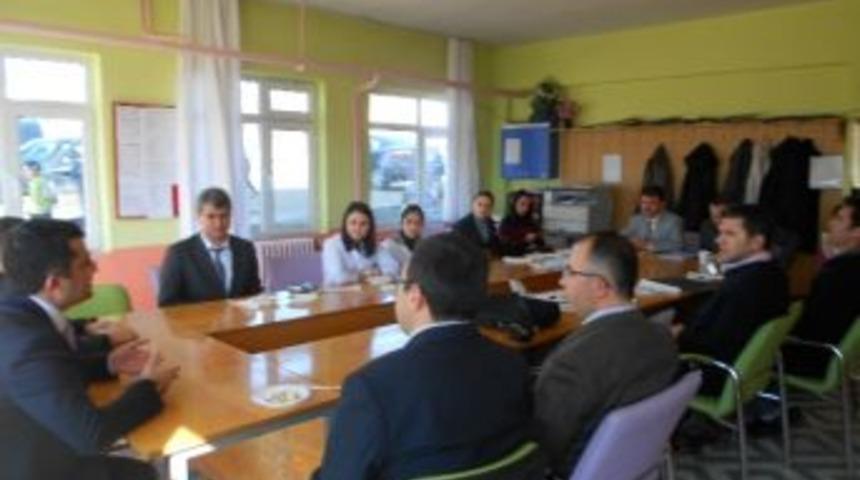 Kaymakam &Ccedil;ınar, Başarılı &Ouml;ğretmenleri Tebrik Etti