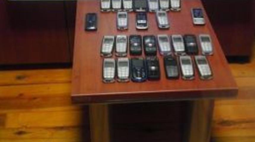 G&ouml;ksun'da Ka&ccedil;ak Cep Telefonu Operasyonu