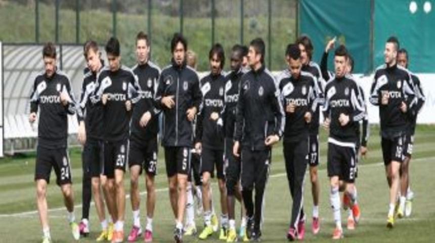 Beşiktaş, Trabzonspor Ma&ccedil;ı Hazırlıklarını S&uuml;rd&uuml;rd&uuml;