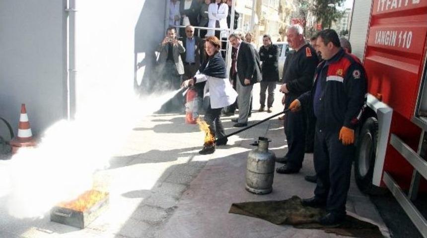 Sağlık&ccedil;ılara Yangın Tatbikatı