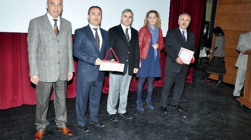 Aksaray'da Kaliteli Okullar &Ouml;d&uuml;llendirildi
