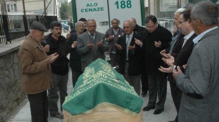 Ahmet Hamdi Sara&ccedil; Toprağa Verildi