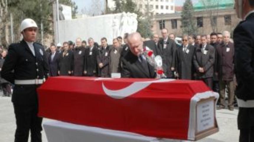 Emekli Vali Yardımcısı &Ouml;zer Aydınatay Vefat Etti