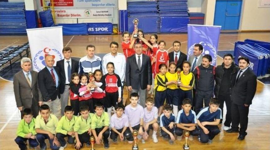 Masa Tenisinin K&uuml;&ccedil;&uuml;kleri Yarıştı