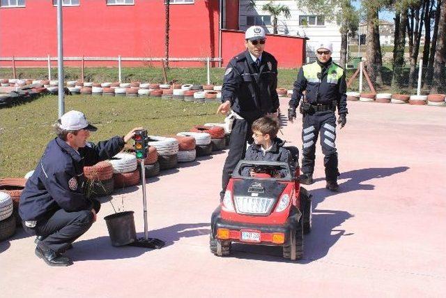 Miniklere Trafik Eğitimi