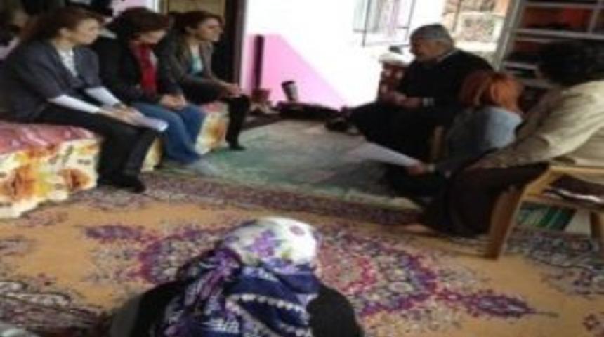 MHP'li kadınlardan k&ouml;y ziyareti