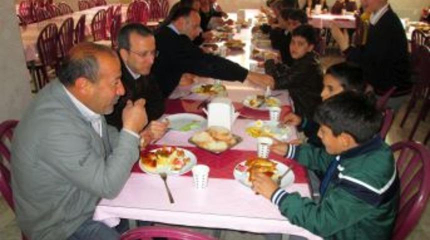 Semalı &Ouml;ğrenciler Babalarıyla Mutlu Oldu