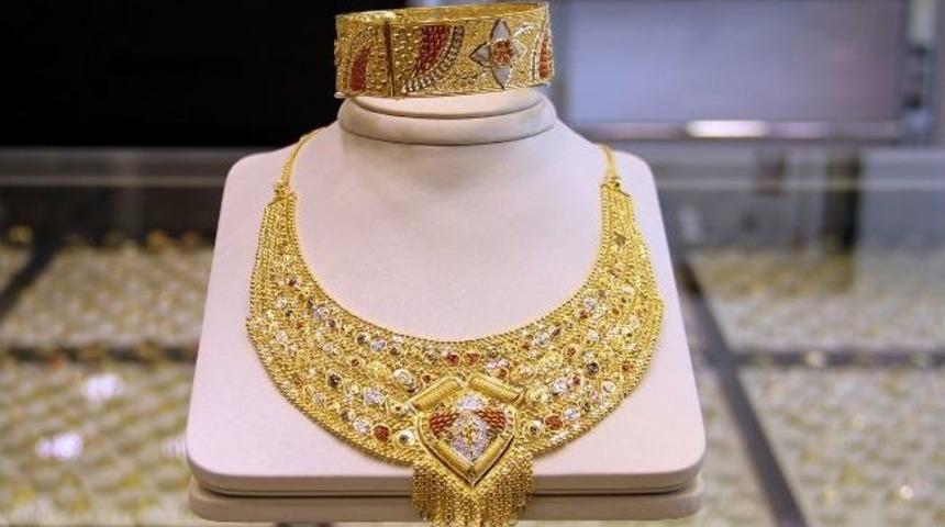 Altın &Ccedil;almaya &Ccedil;alışırken Kuyumcudan Tokat Yedi