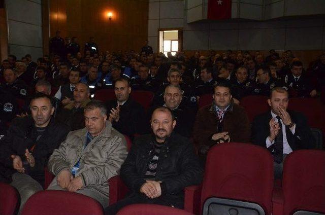 Er&uuml; Psikolojik Danışmanlık Ve Rehberlik Merkezi M&uuml;d&uuml;r&uuml; Mustafa Atak: 2