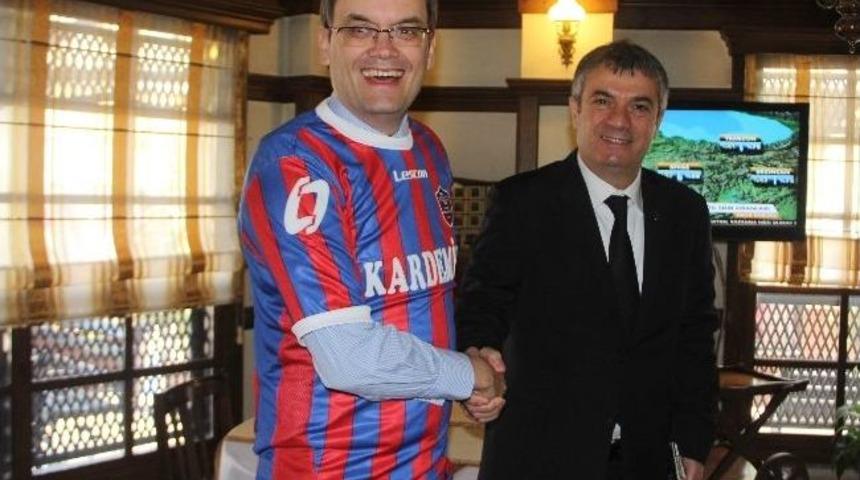 Kardemir D.ç. Karabükspor’dan Lıverpool'a Davet