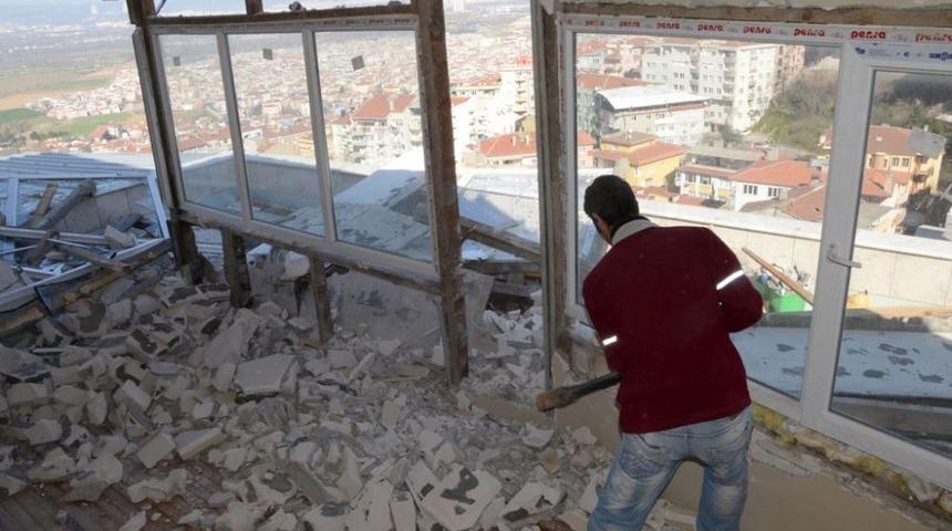 Ka&ccedil;ak Dubleks Yıkıldı