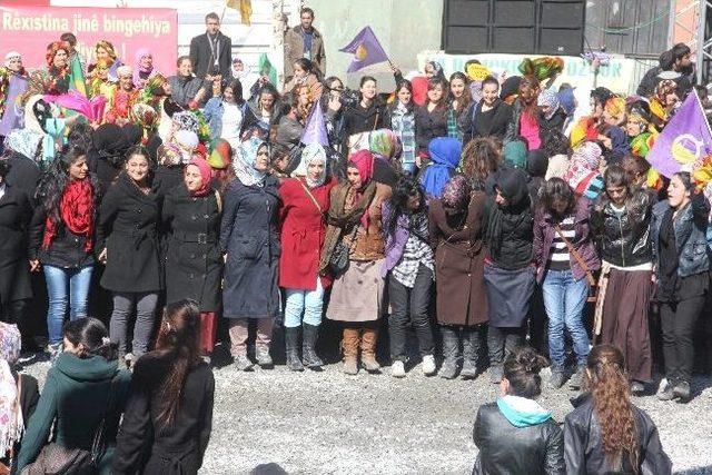 Hakkari’de ‘8 Mart Dünya Kadın Günü’ Şenliği Başladı