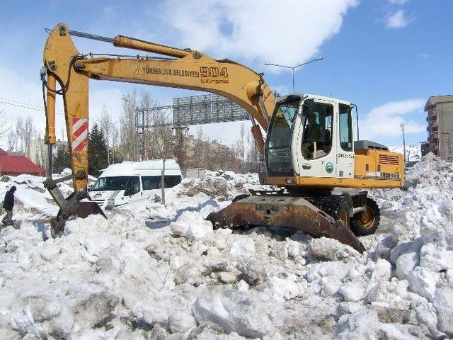 Yüksekova’da Nevroz Hazırlıkları Başladı