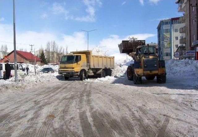 Yüksekova’da Nevroz Hazırlıkları Başladı