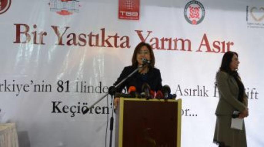 50 Yıllık &Ccedil;iftlere 'ikinci Balayı' &Ouml;d&uuml;l&uuml;