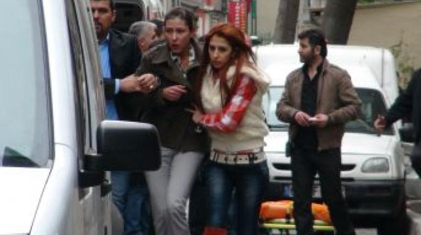 Polis, Saldırganı Vurarak Rehineyi Kurtardı