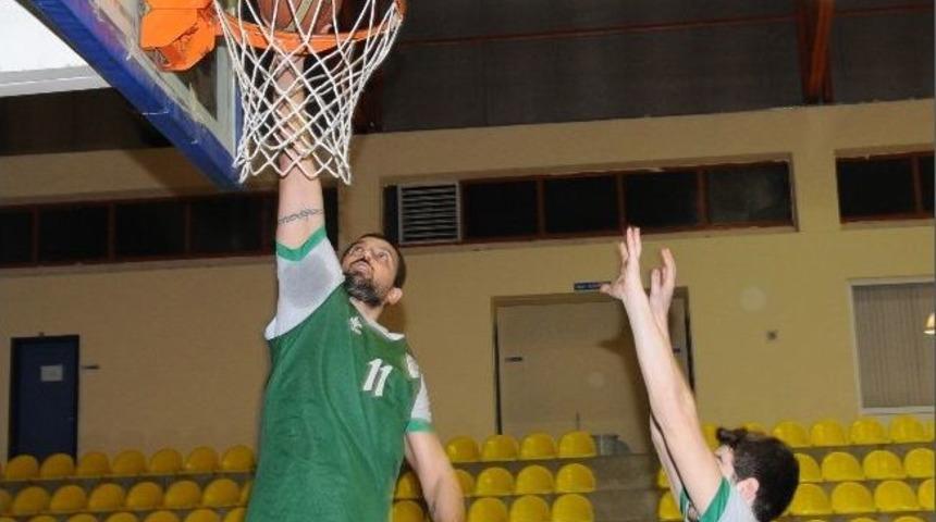 Manisa Belediyespor Potada &Ccedil;ıkışa Ge&ccedil;ti