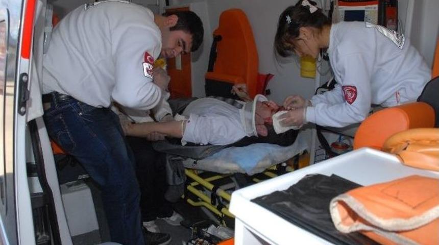 Elbistan'da Trafik Kazası: 2 Yaralı