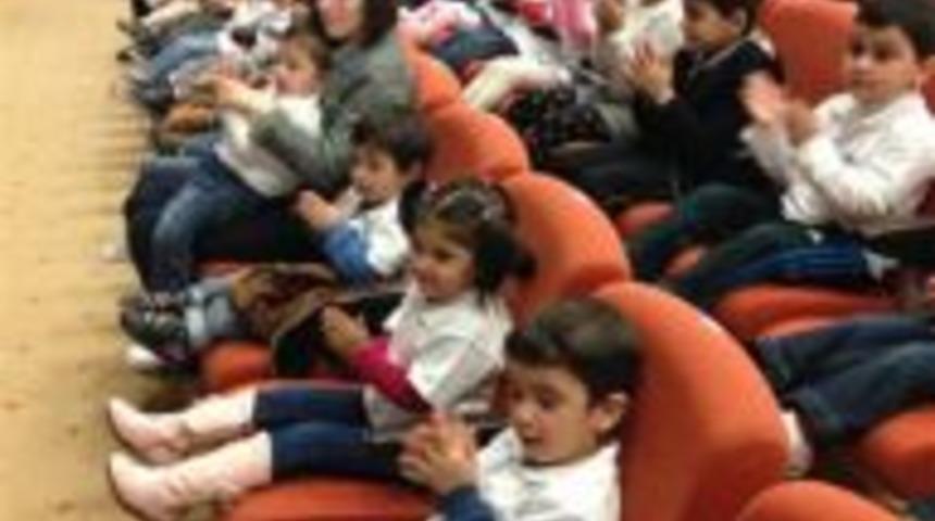 Miniklerle tiyatro keyfi