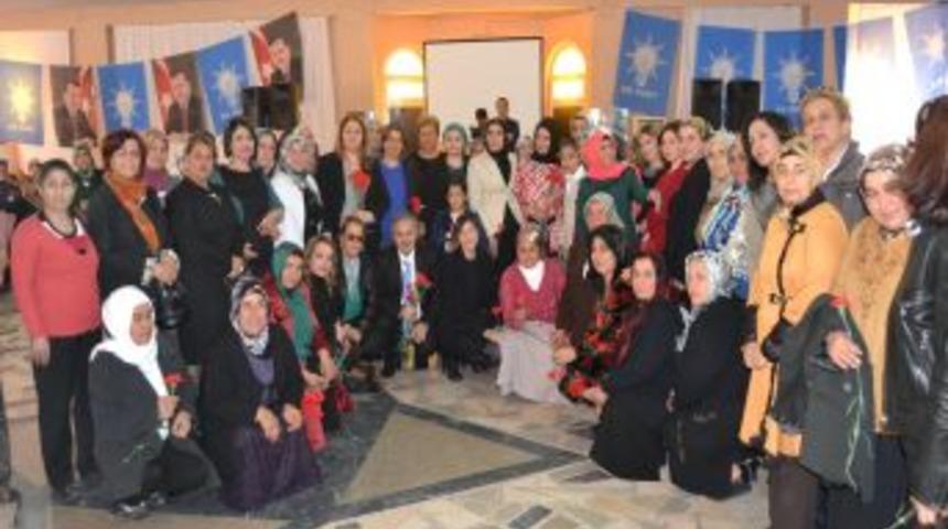 AK Partili Kadınlar, &lsquo;Kadınlar G&uuml;n&uuml;&rsquo;n&uuml; Kozan&rsquo;da Kutladı