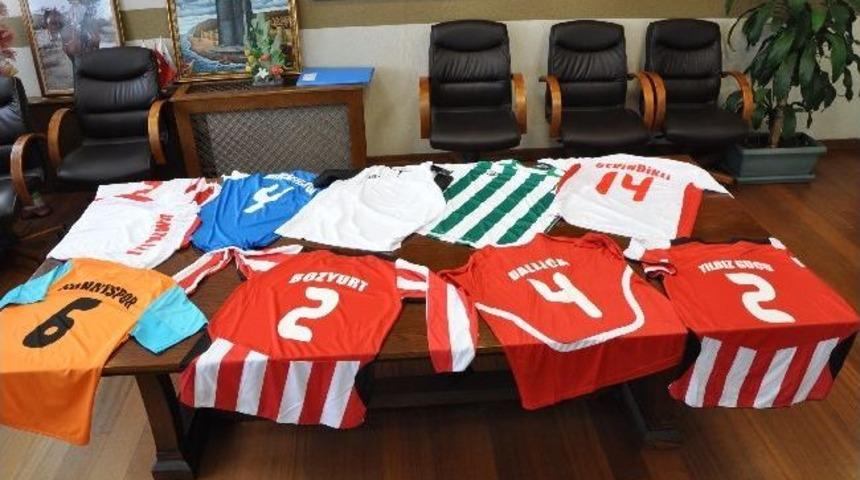 Başkan Alıcık&rsquo;tan Amat&ouml;r Spor Kul&uuml;plerine Destek