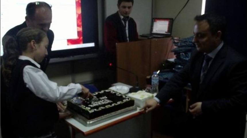 Eşme İmam Hatip Okulu&rsquo;nda Kuran&rsquo;ı Kerim Okuma Bayramı Yapıldı