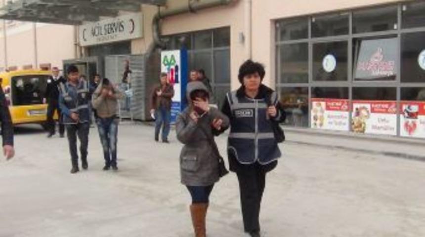 &Ccedil;aldıkları Ziynet Eşyalarını Kuyumcuya Satmaya &Ccedil;alışan 2 Ş&uuml;pheli Tutuklandı