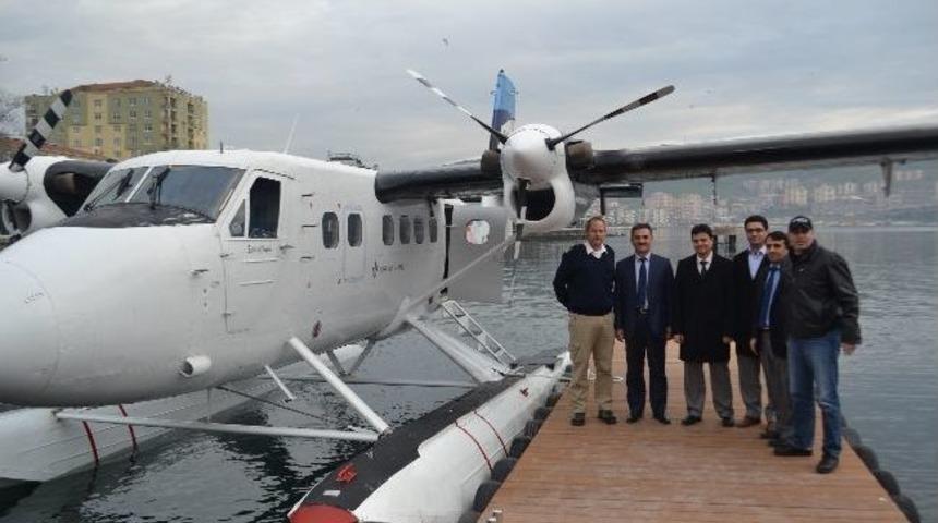 Deniz Kuşu K&ouml;rfeze İndi